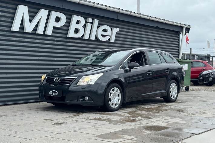 Sort Toyota Avensis fra 2011