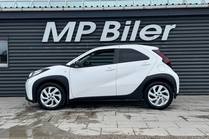 Hvid Toyota Aygo X fra 2022