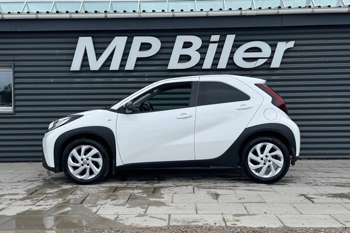 Hvid Toyota Aygo X fra 2022
