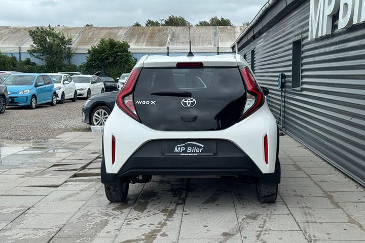 Hvid Toyota Aygo X fra 2022