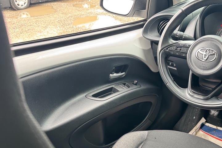 Hvid Toyota Aygo X fra 2022