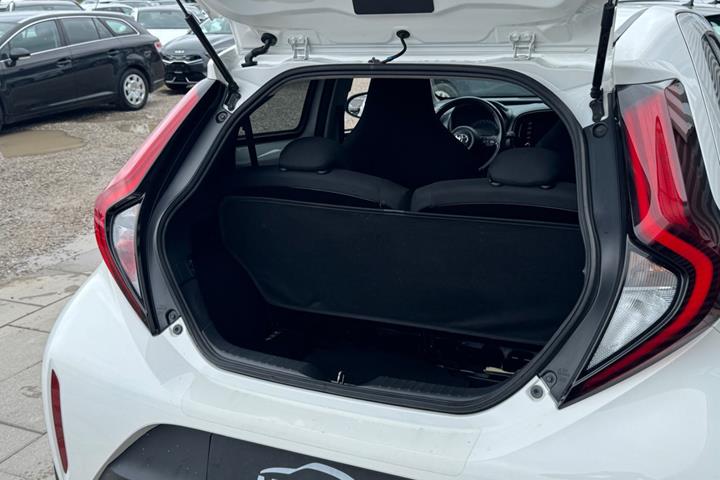 Hvid Toyota Aygo X fra 2022