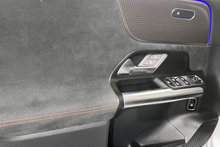 Hvid Mercedes EQA250 fra 2023