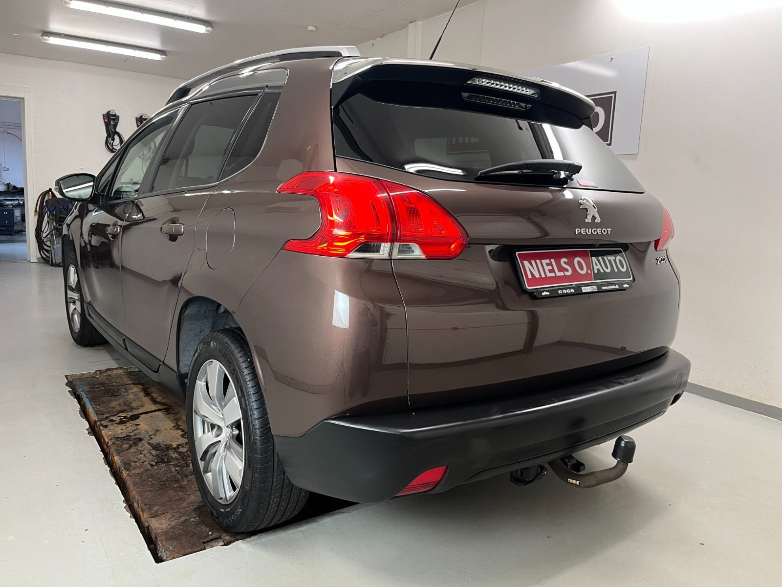 Brun Peugeot 2008 fra 2014