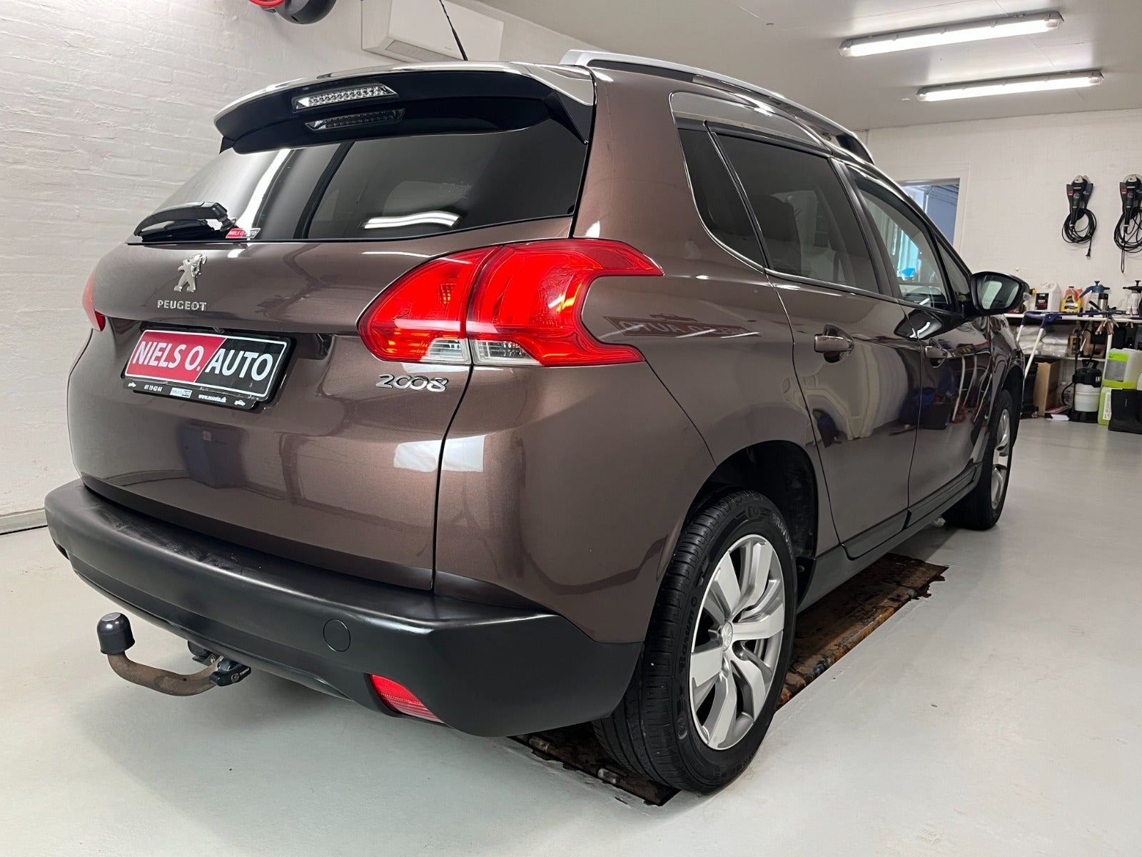Brun Peugeot 2008 fra 2014