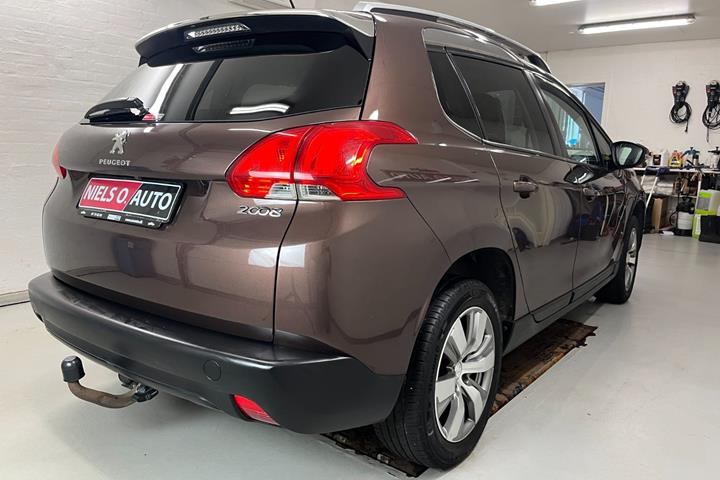 Brun Peugeot 2008 fra 2014