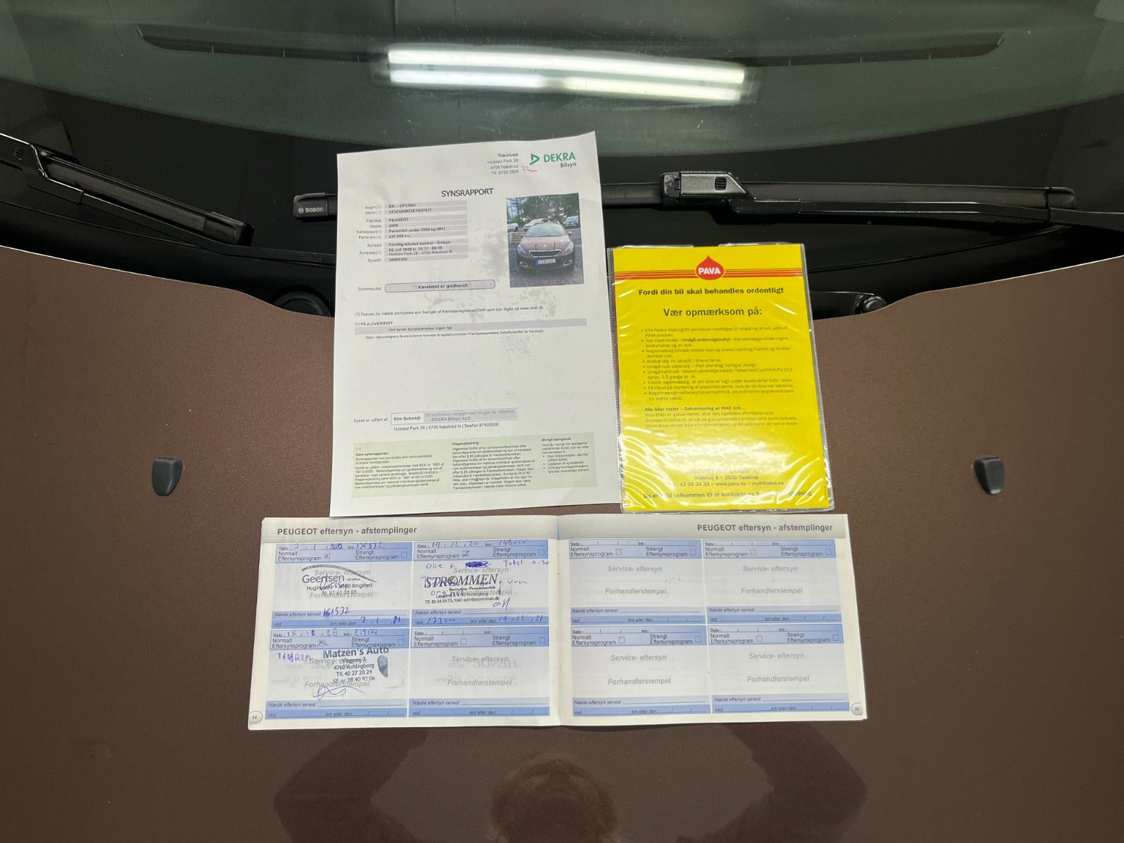 Brun Peugeot 2008 fra 2014
