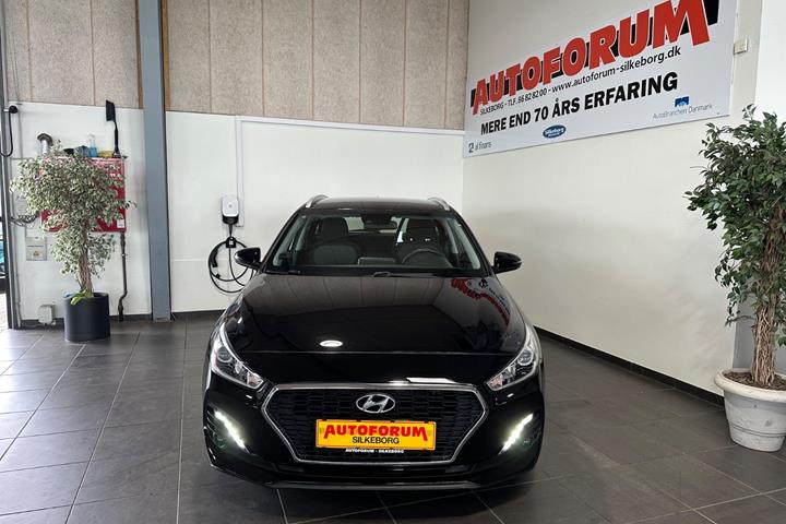 Sort Hyundai i30 fra 2020