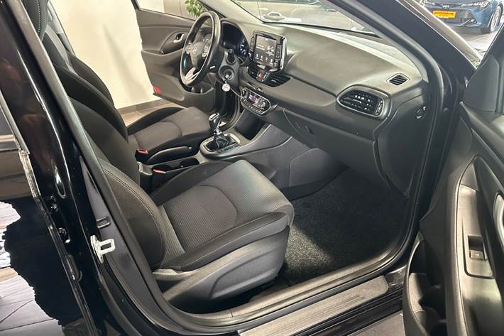 Sort Hyundai i30 fra 2020