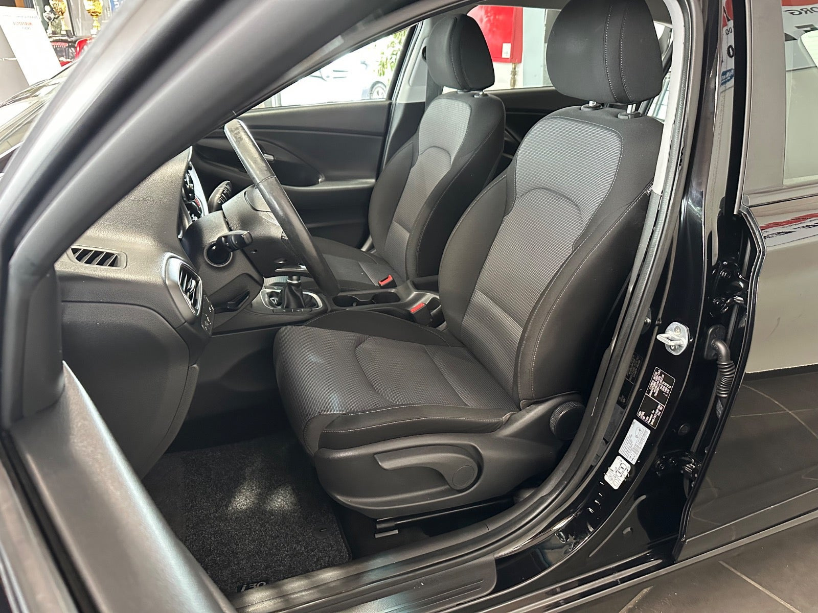 Sort Hyundai i30 fra 2020