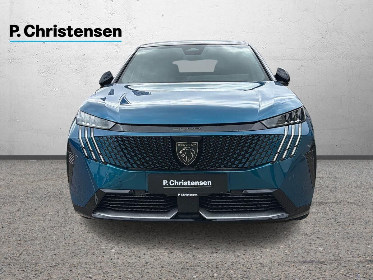 Blå Peugeot e-3008 fra 2024