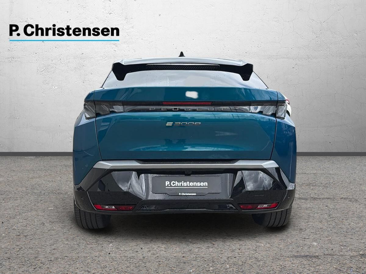 Blå Peugeot e-3008 fra 2024