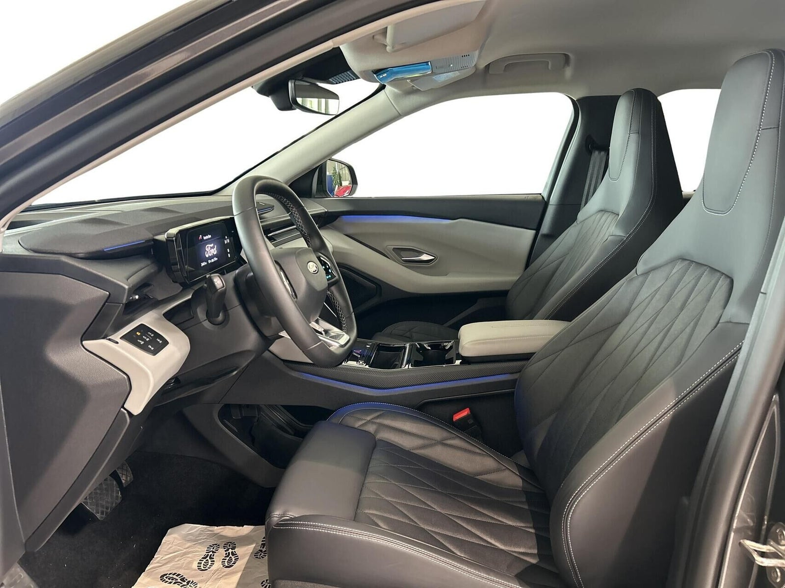 Grå Ford Explorer fra 2025