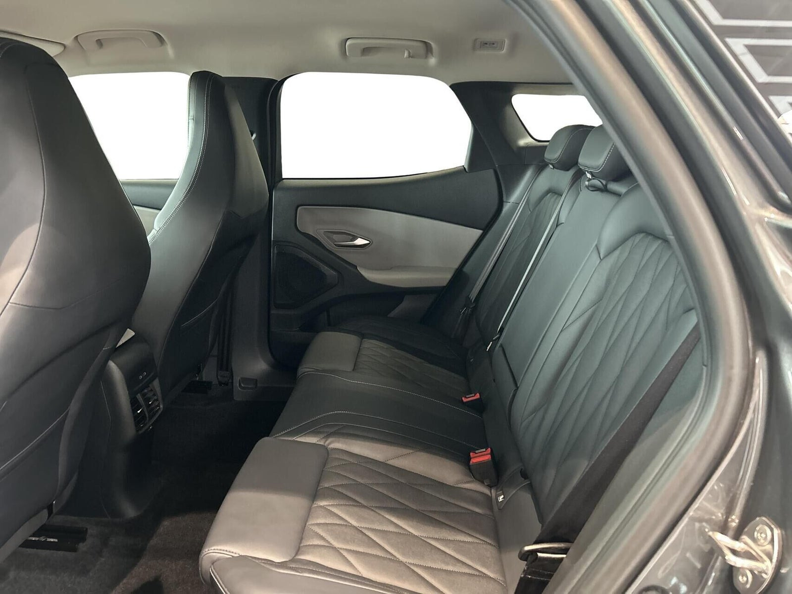 Grå Ford Explorer fra 2025