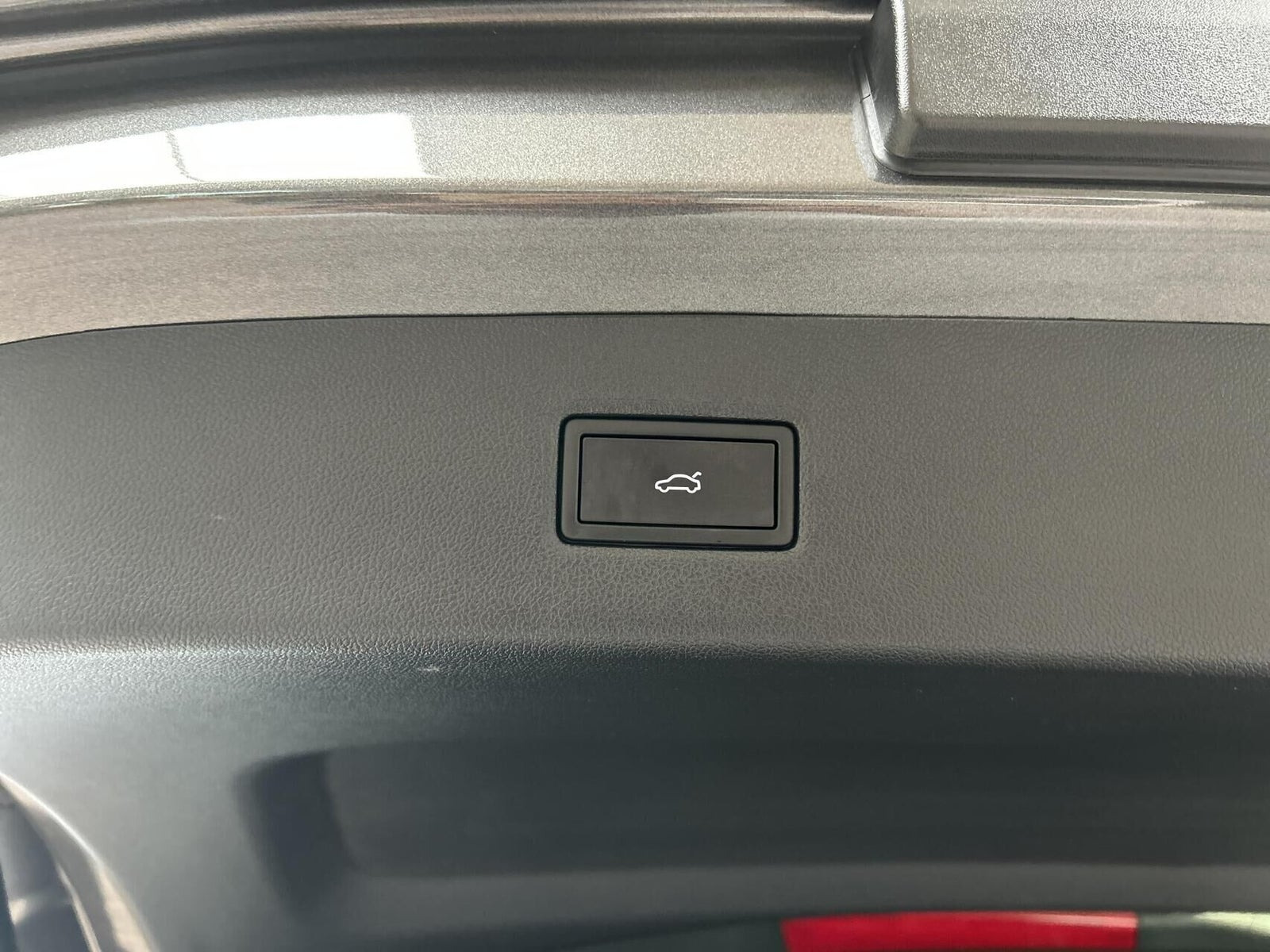 Grå Ford Explorer fra 2025