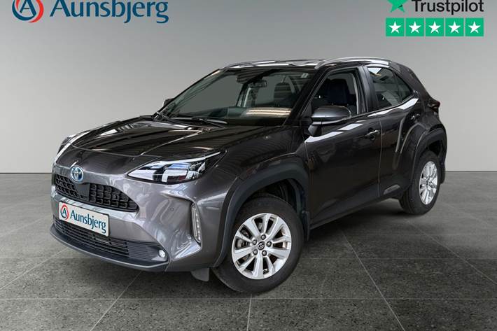 Grå Toyota Yaris Cross fra 2022