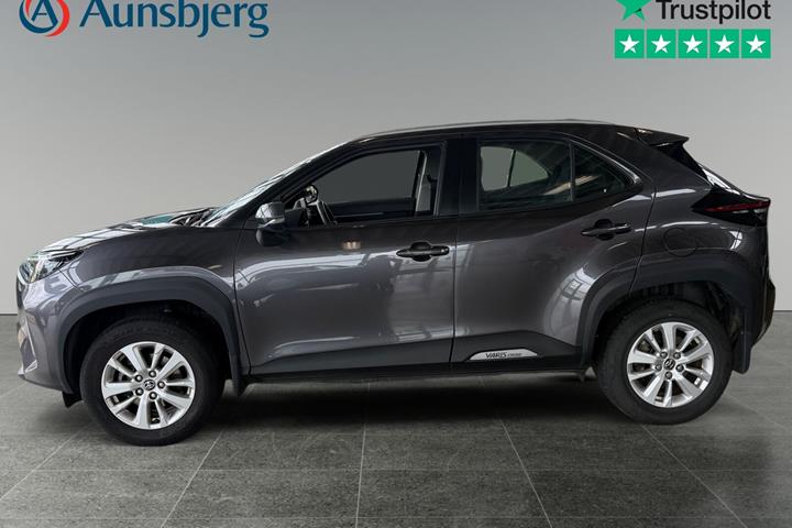Grå Toyota Yaris Cross fra 2022
