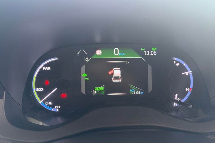 Grå Toyota Yaris Cross fra 2022