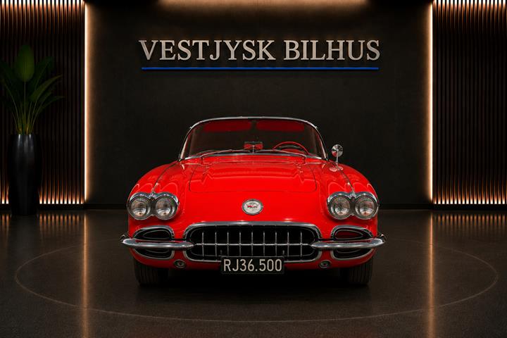 Rød Chevrolet Corvette fra 1960
