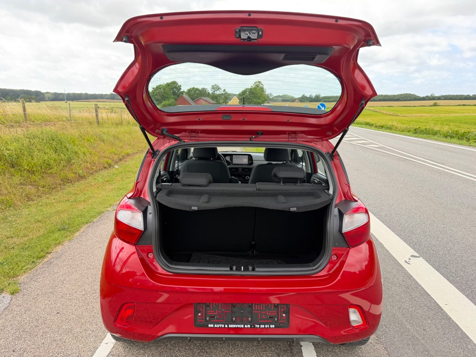 Rød Hyundai i10 fra 2021