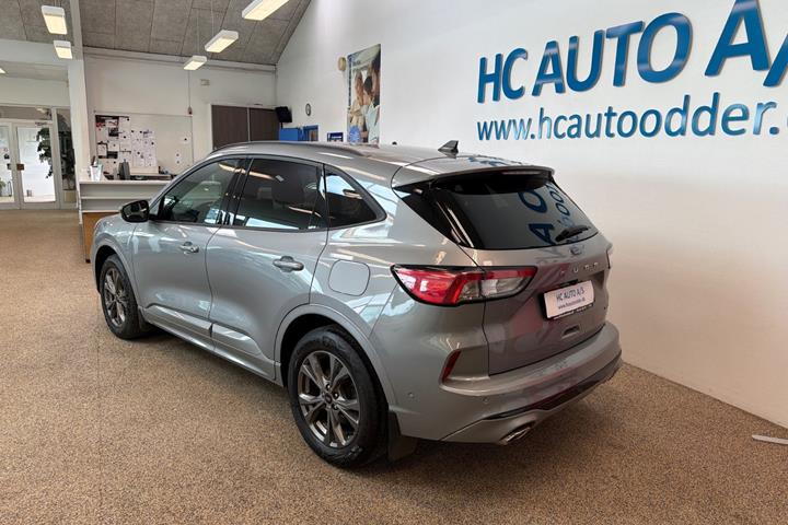 Sølv Ford Kuga fra 2022