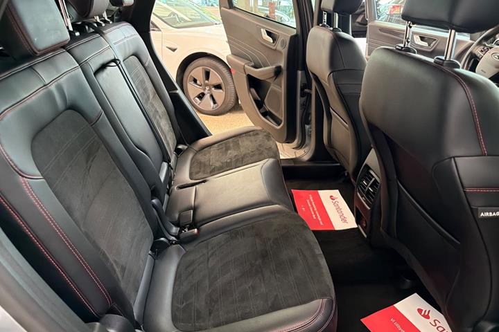 Sølv Ford Kuga fra 2022