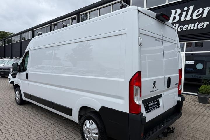 Hvid Peugeot Boxer 333 fra 2022