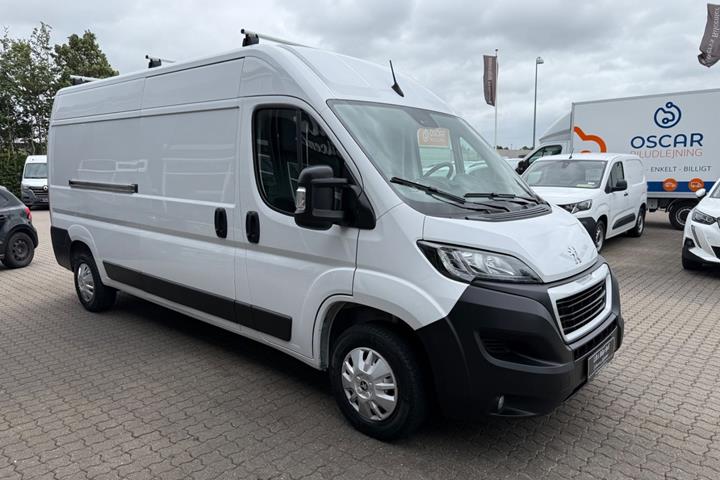 Hvid Peugeot Boxer 333 fra 2022