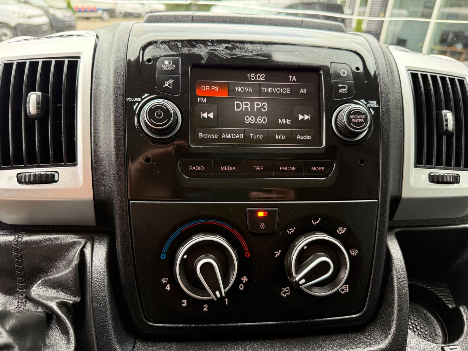 Hvid Peugeot Boxer 333 fra 2022