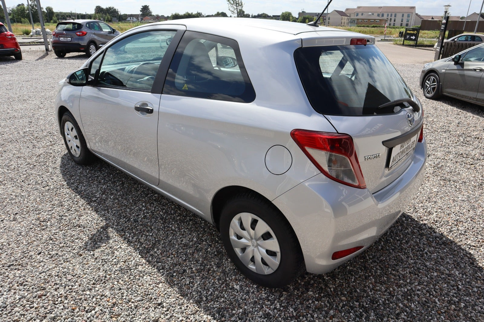 Sølv Toyota Yaris fra 2012