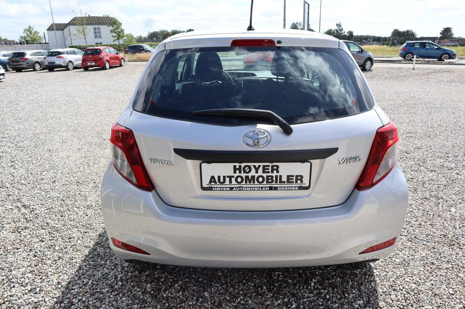 Sølv Toyota Yaris fra 2012
