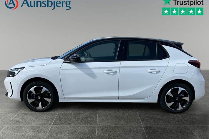 Hvid Opel Corsa-e fra 2024