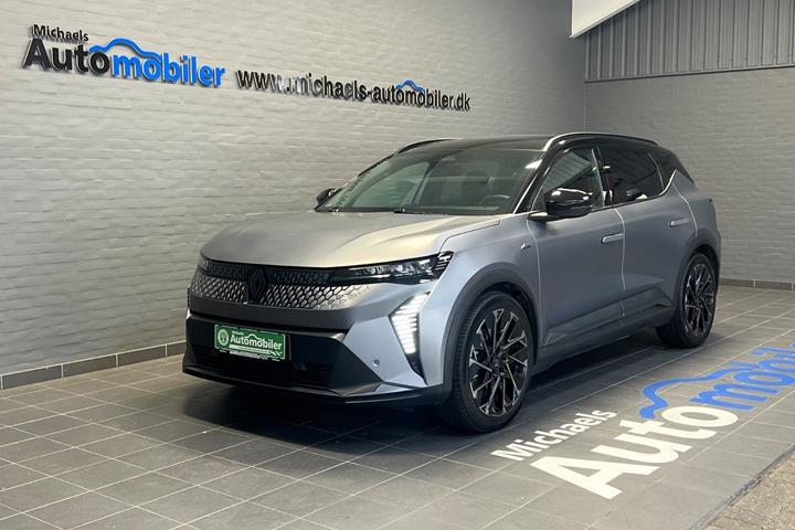 Grå Renault Scenic E-Tech fra 2024 set udefra