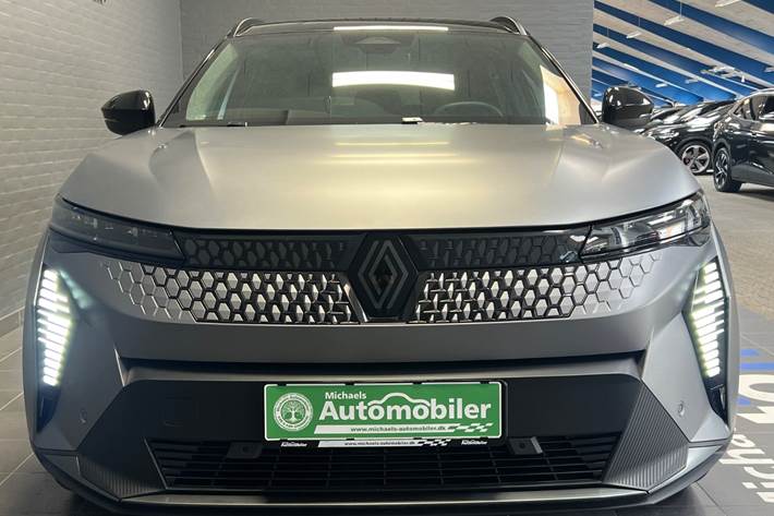 Grå Renault Scenic E-Tech fra 2024