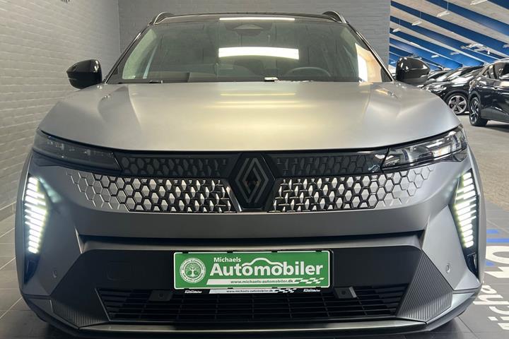 Grå Renault Scenic E-Tech fra 2024