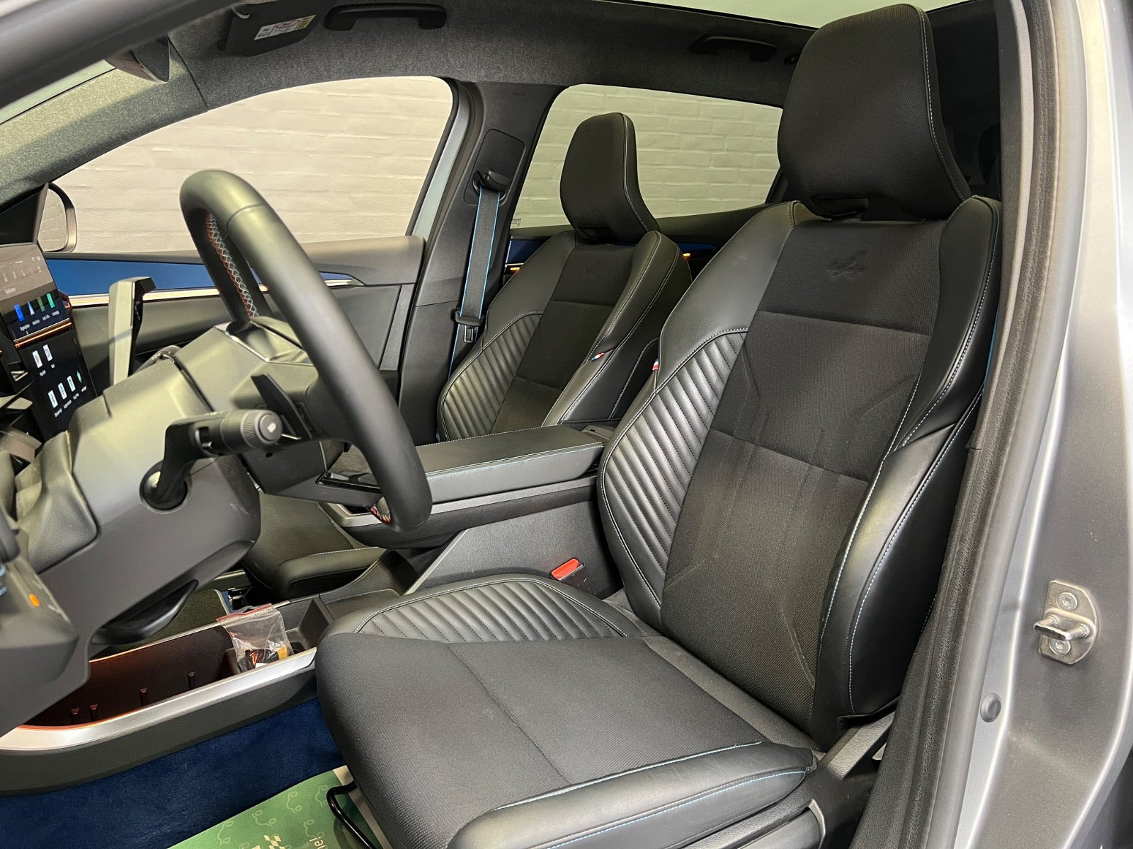 Grå Renault Scenic E-Tech fra 2024