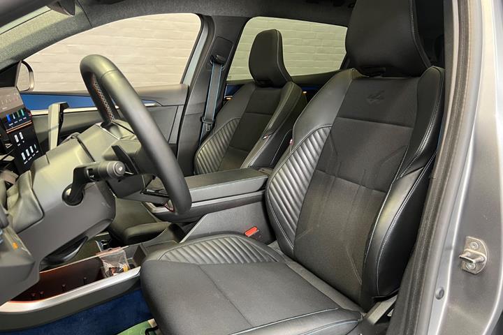 Grå Renault Scenic E-Tech fra 2024