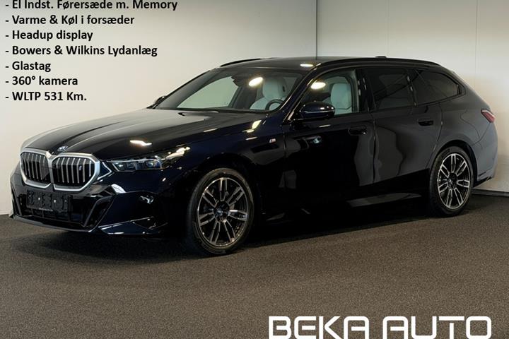 Sort BMW i5 fra 2024 set udefra