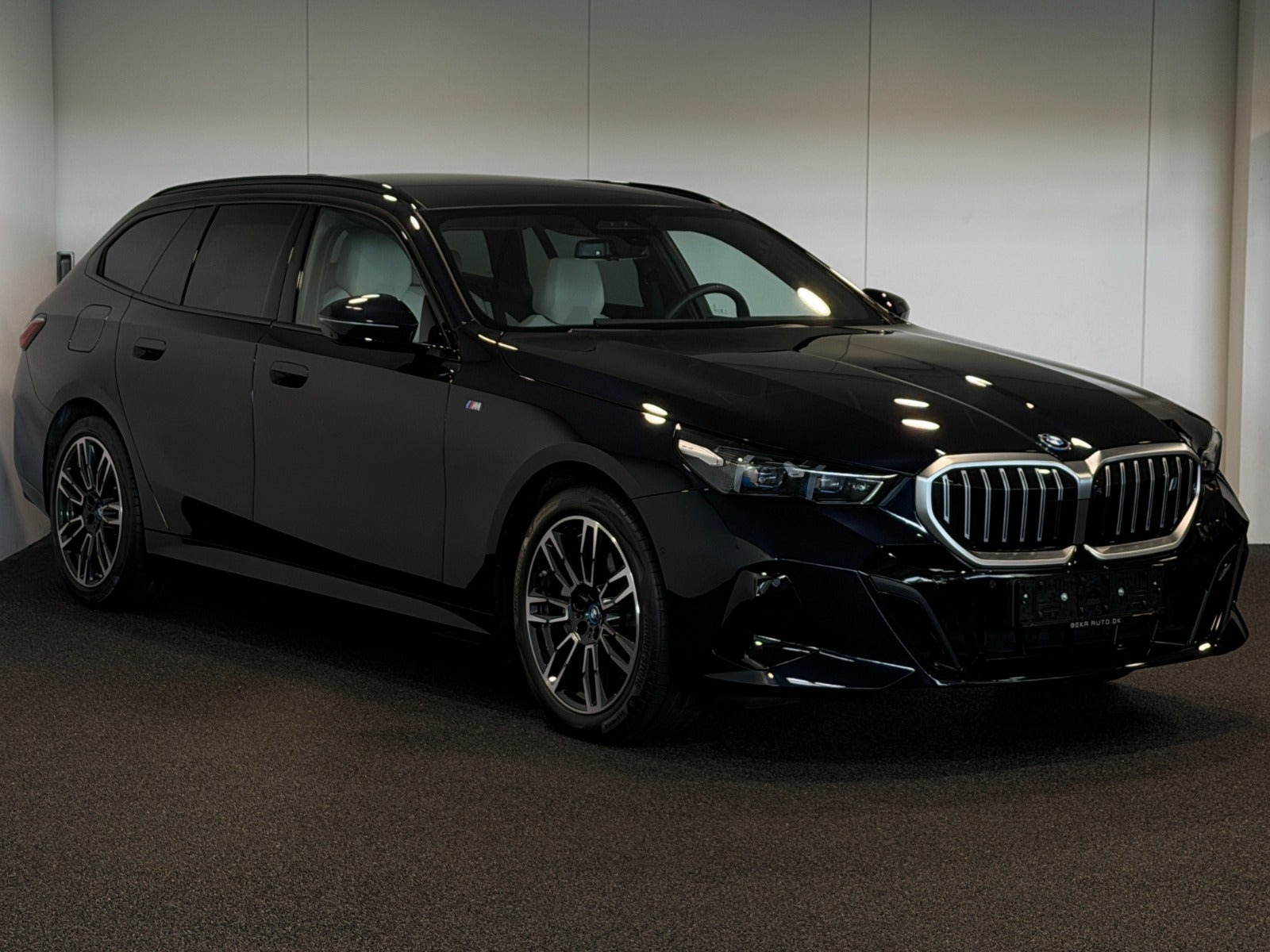 Sort BMW i5 fra 2024
