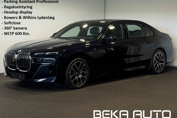 Sort BMW i7 fra 2024 set udefra