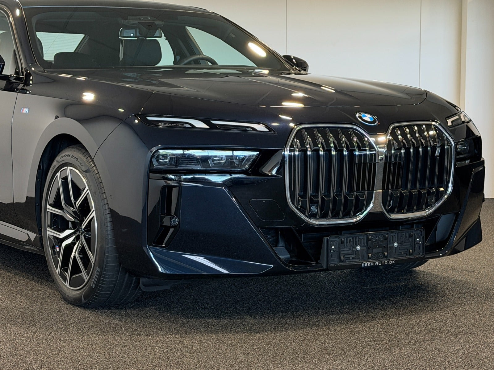 Sort BMW i7 fra 2024
