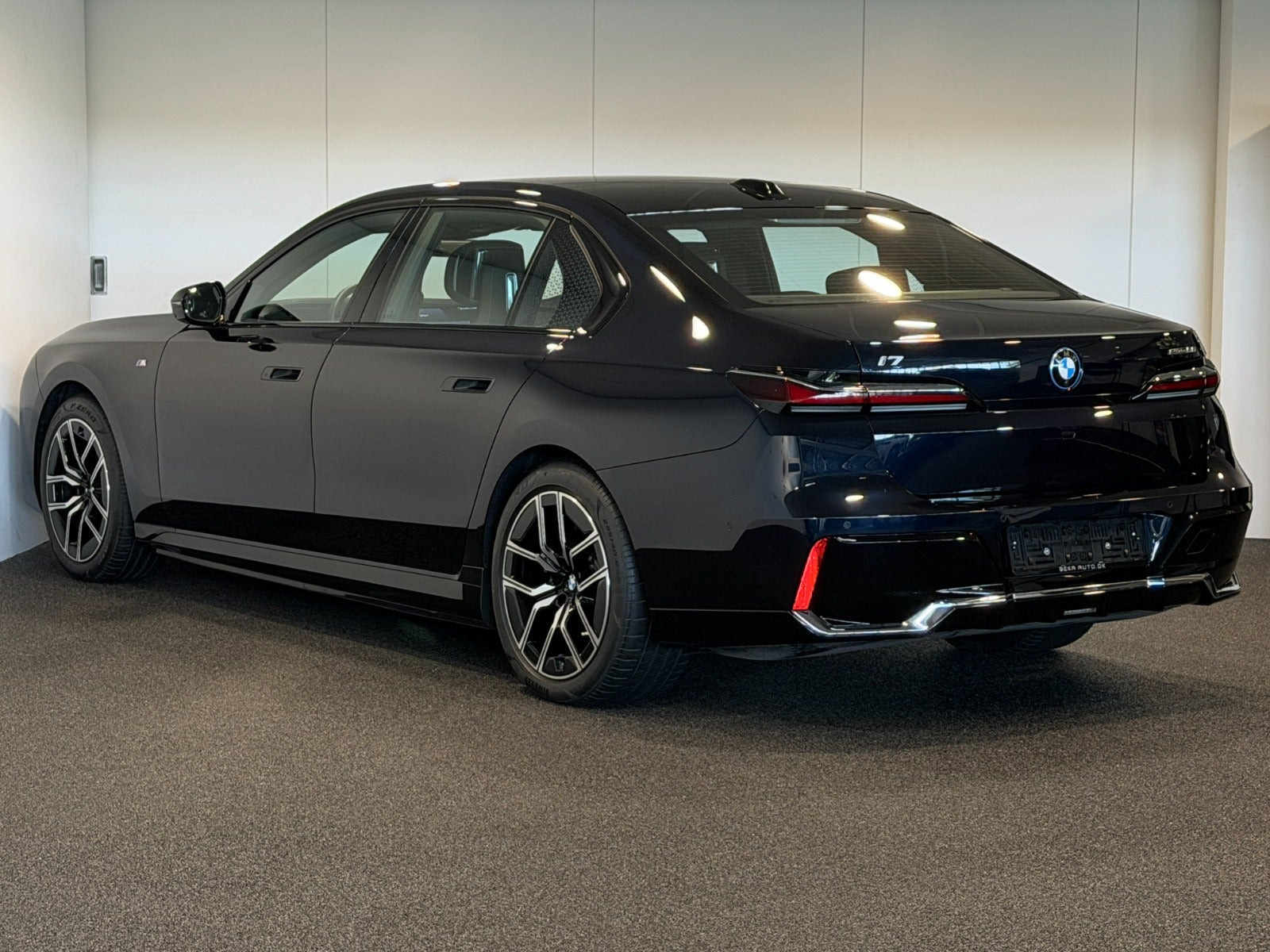 Sort BMW i7 fra 2024