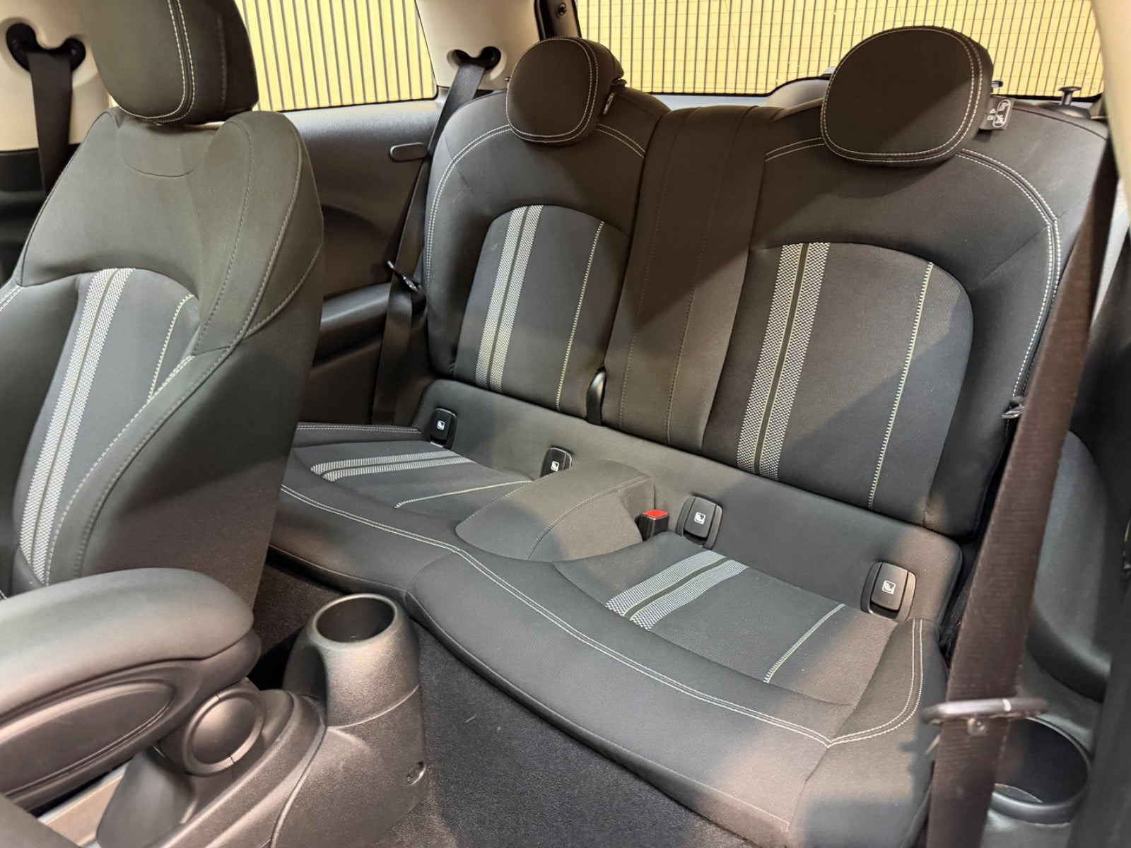 Sort Mini Cooper SE fra 2023