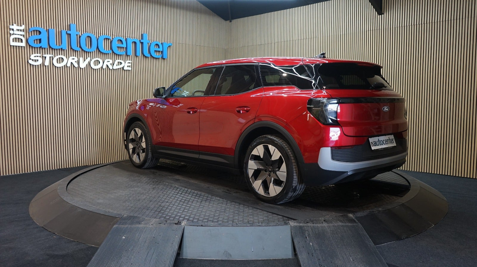 Rød Ford Explorer fra 2025