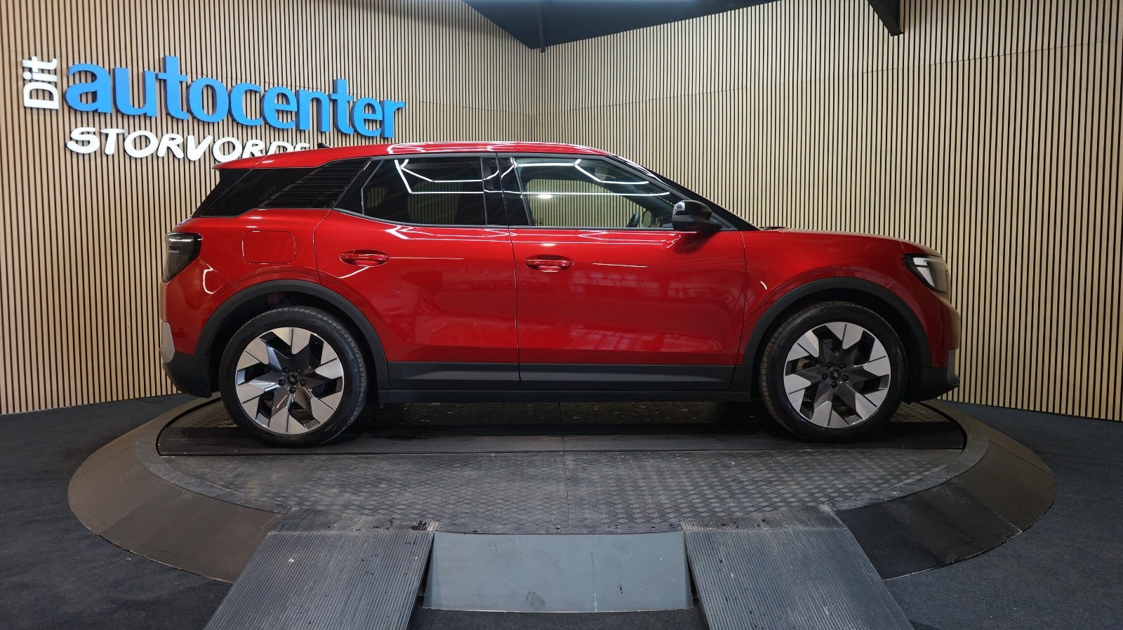 Rød Ford Explorer fra 2025