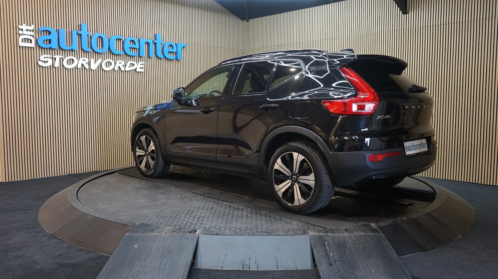 Sort Volvo XC40 fra 2023