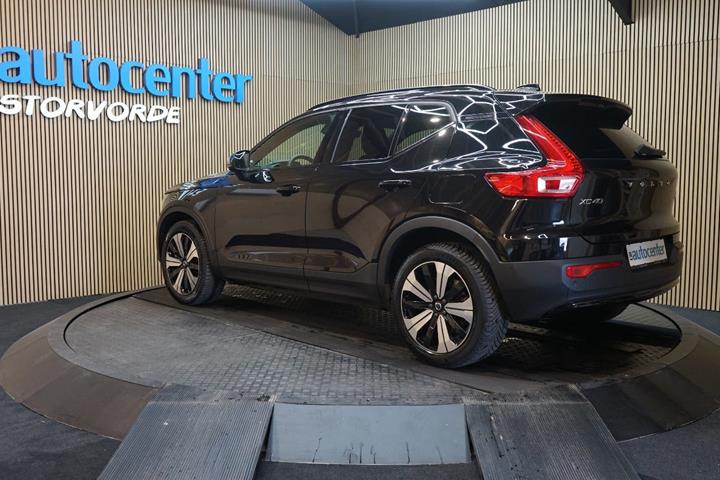 Sort Volvo XC40 fra 2023