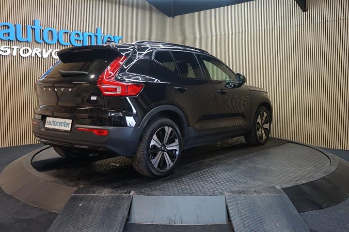 Sort Volvo XC40 fra 2023