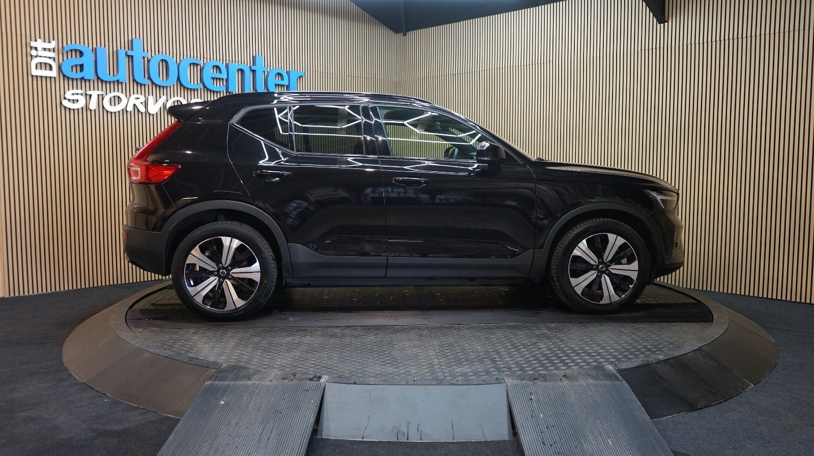 Sort Volvo XC40 fra 2023