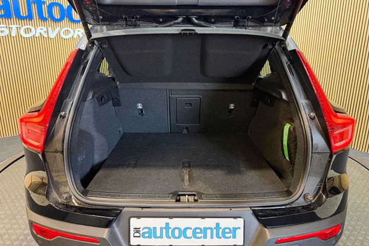Sort Volvo XC40 fra 2023